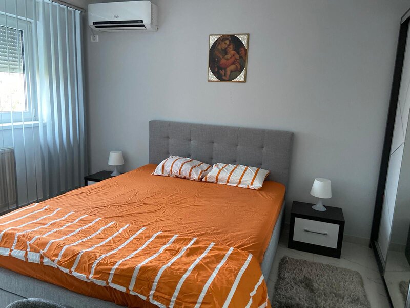 Unirii, Casa Poporului, bd. Fantani, proprietar