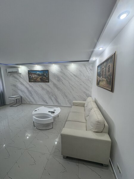 Unirii, Casa Poporului, bd. Fantani, proprietar